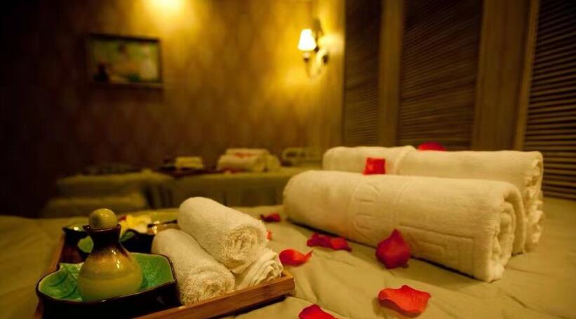 青岛市南区高端水疗spa会馆就这样带着清风月静抚慰了光阴悲喜